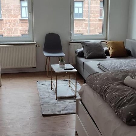 Privatzimmer-2 In Ruhiger Lage 9Min Von Hbh Nuremberga Exterior foto